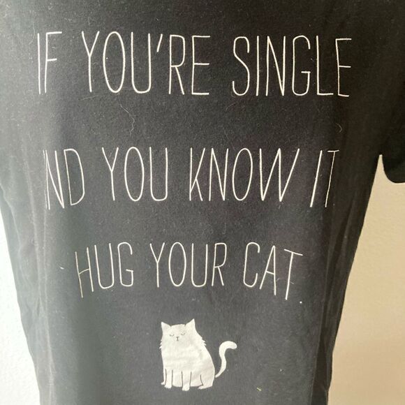 Forever 21 “If You’re Single And You Know It Hug Your Cat” T-Shirt Junior S/M - Picture 2 of 6